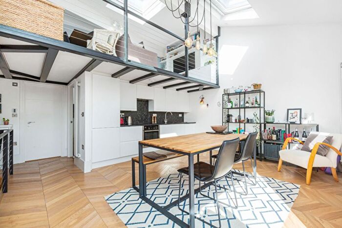 1 Bedroom Maisonette To Rent In Clapham Park Road, London, SW4