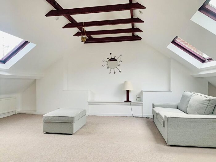 1 Bedroom Flat To Rent In Blakesley Avenue, Ealing, W5