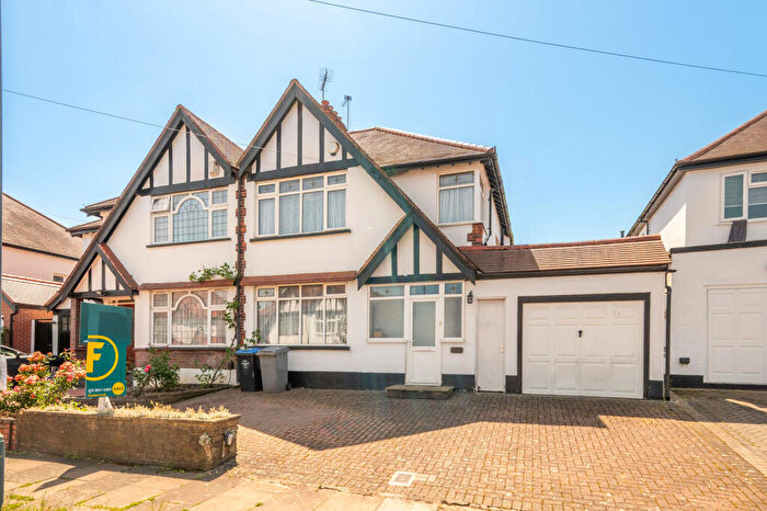 4 Bedroom Semi-Detached House For Sale In Paxford Road, Sudbury, Wembley, HA0