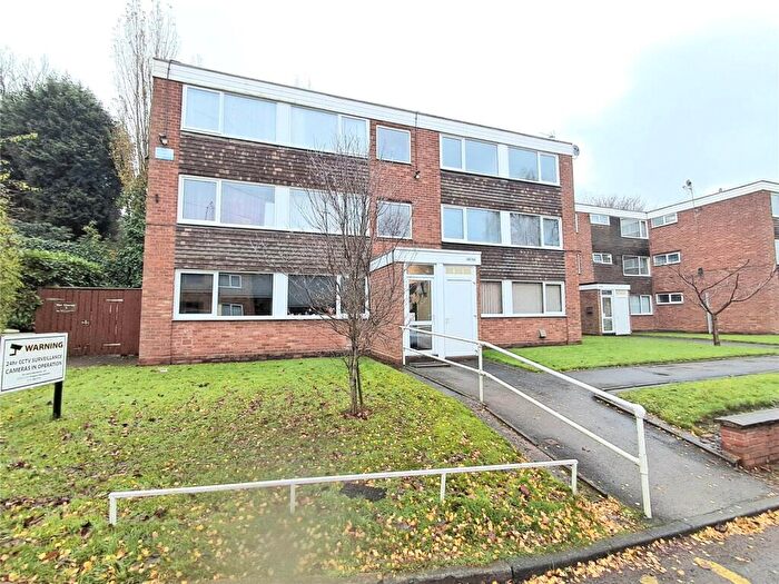 2 Bedroom Flat For Sale In Hillside Road, Great Barr, Birmingham, B43