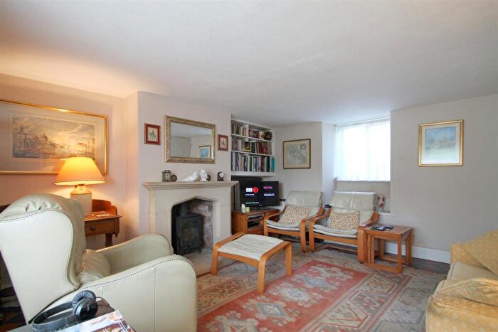 2 Bedroom Cottage For Sale In Lowick Lane, Aldwincle, NN14