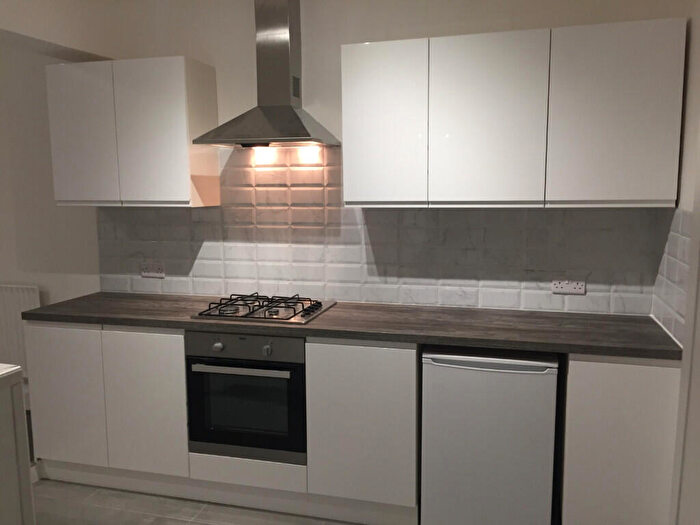 3 Bedroom Terraced House To Rent In Priory Road, Croydon, London, CR0