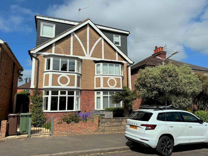 4 Bedroom Property To Rent In Southwood Road, Tunbridge Wells, Kent, TN4