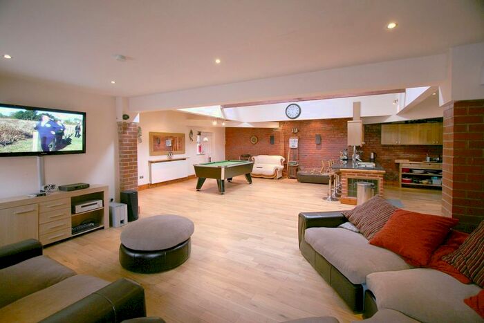 7 Bedroom End Of Terrace House To Rent In Back Goldspink Lane, Newcastle Upon Tyne, NE2