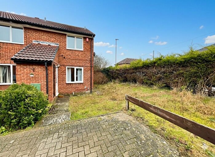 2 Bedroom Semi Detached House For Sale In Heron Drive, Luton, Bedfordshire, LU2