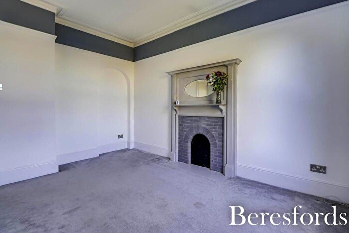 1 Bedroom Apartment For Sale In Springfield, Highland Avenue, CM15