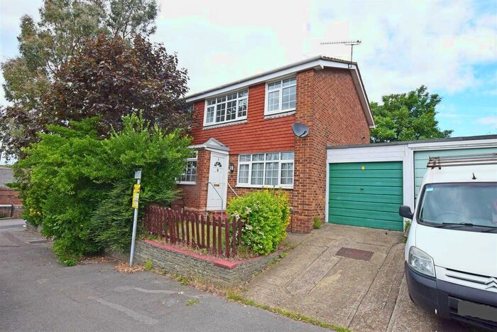 3 Bedroom Semi-Detached House To Rent In Admiralty Terrace, Gillingham, ME7