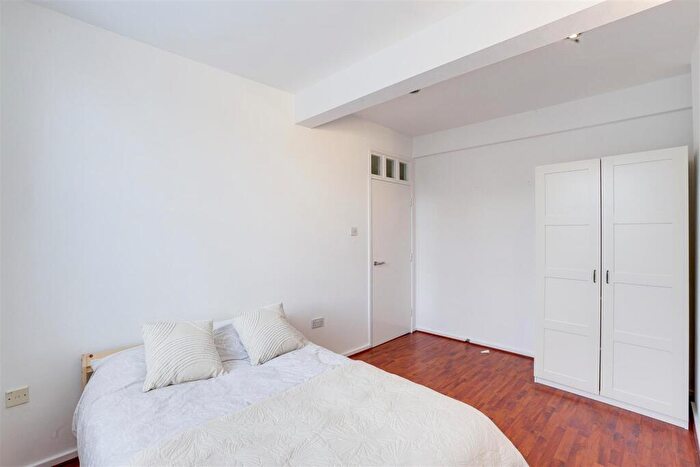 2 Bedroom Apartment To Rent In The Mews, Cliff Road, Nottingham, NG1