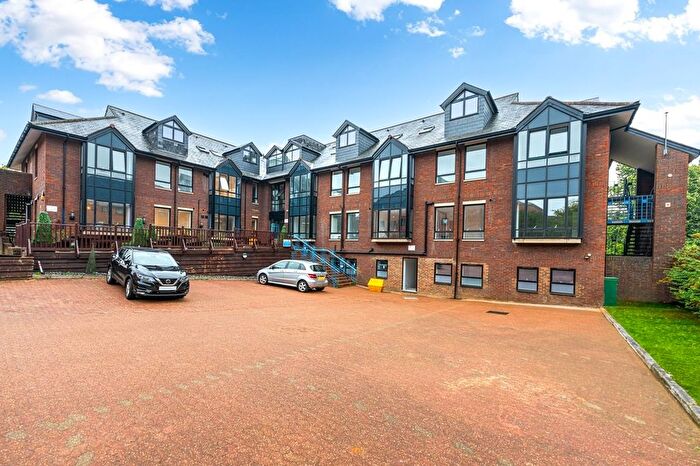 2 Bedroom Flat To Rent In Clarence Court, Hatfield Road, St. Albans, Hertfordshire, AL1