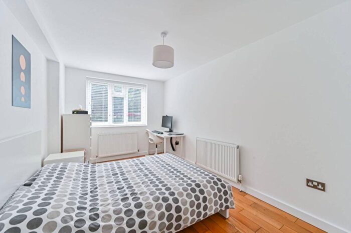 1 Bedroom Flat To Rent In Opal Street, Kennington, London, SE11