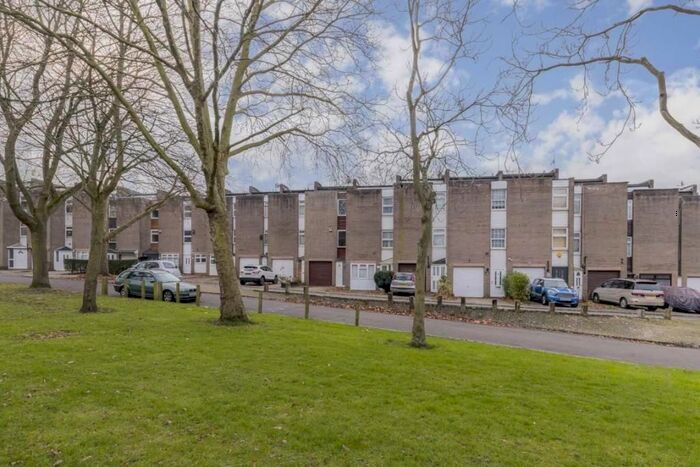 Studio To Rent In Coburg Crescent, Palace Road, London, SW2