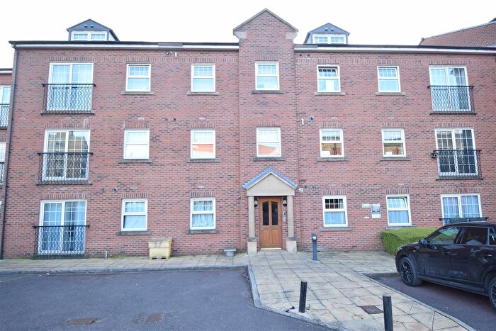 2 Bedroom Flat To Rent In St Christophers Walk, Wakefield, WF1