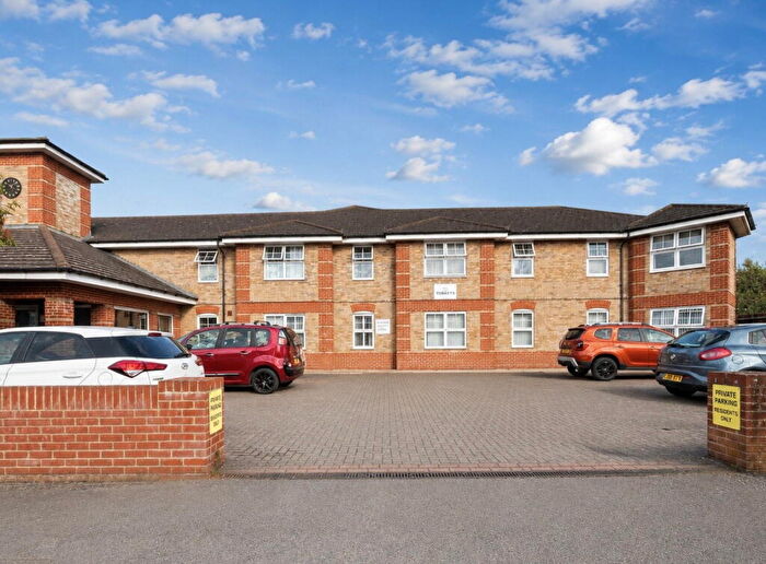 2 Bedroom Flat For Sale In West Lane, Sittingbourne, ME10