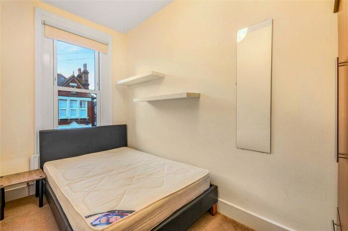 3 Bedroom Flat To Rent In Yukon Road, Balham, London, SW12
