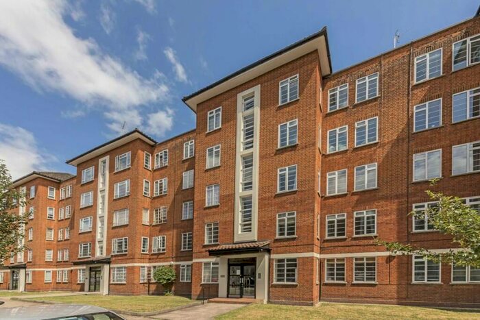 2 Bedroom Flat To Rent In Shannon Place, St John's Wood, NW8