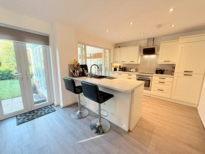 4 Bedroom Detached House For Sale In Raddington Drive, Solihull, B92