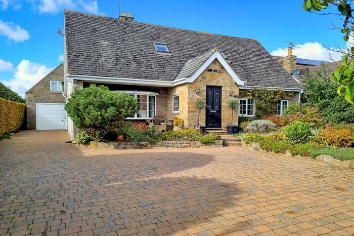 5 Bedroom Detached House For Sale In Station Road, Goldsborough, HG5