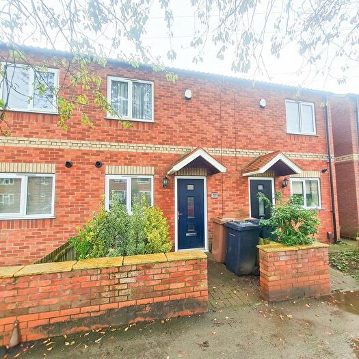 2 Bedroom Town House To Rent In Queen Elizabeth Road, Ermine, LN1