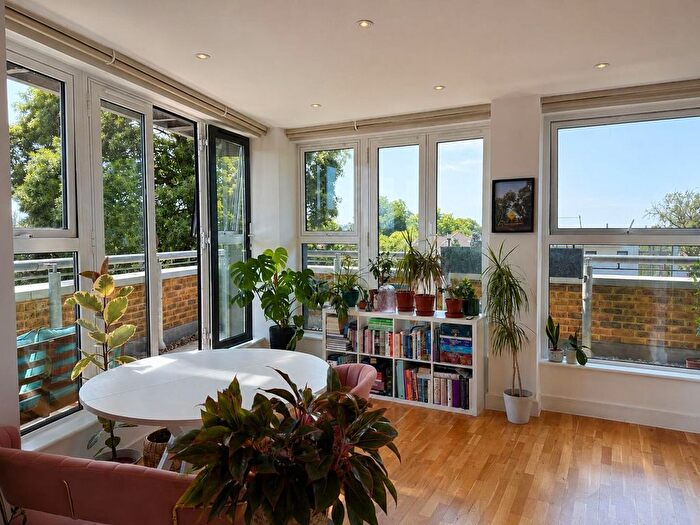 1 Bedroom Flat To Rent In Hither Green Lane, London, SE13