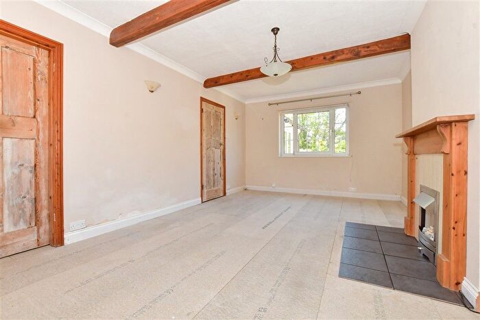 3 Bedroom End Terrace House For Sale In Knights Way, Dover, Kent, CT16