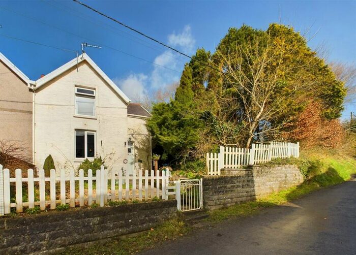 3 Bedroom Cottage For Sale In Pontyates, Llanelli, SA15