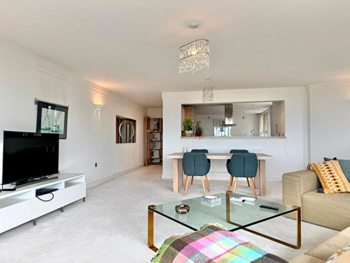 2 Bedroom Apartment To Rent In Alipore Close, Poole, BH14