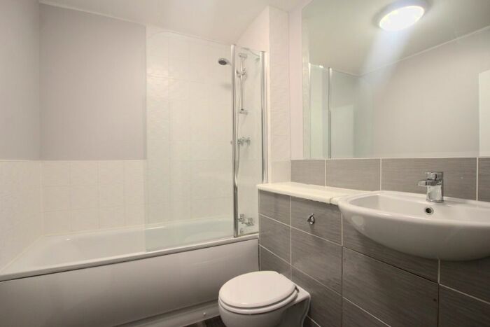 2 Bedroom Flat To Rent In Gilmartin Grove, City Centre, Liverpool, L6