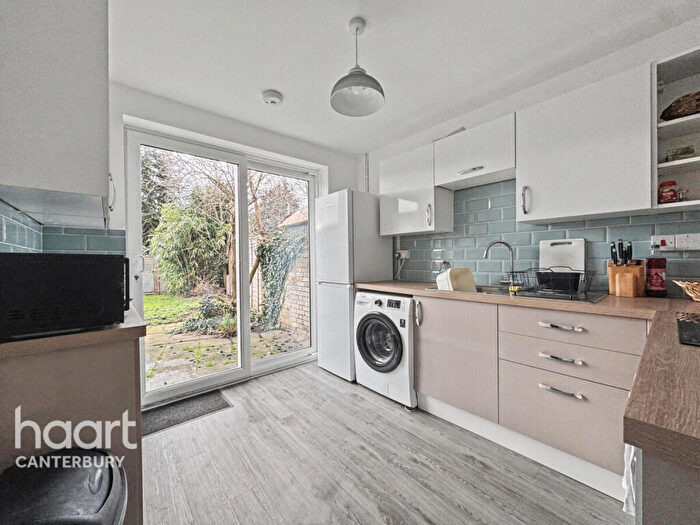 2 Bedroom Flat For Sale In Sussex Walk, Canterbury, CT1