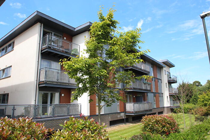 2 Bedroom Flat To Rent In Bedrooms - Unfurnished - Three Bridges, Crawley, RH10