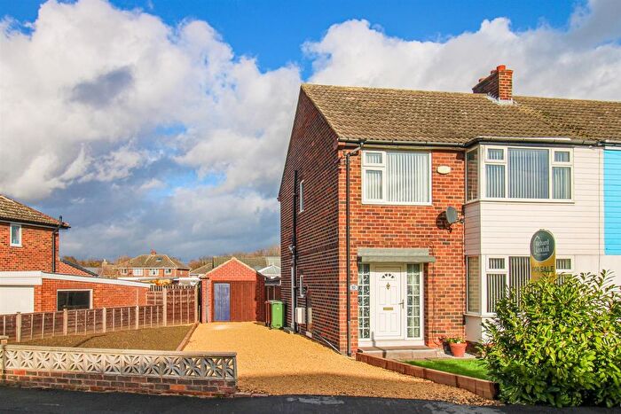 3 Bedroom Semi Detached House For Sale In Deneside, Ossett, WF5