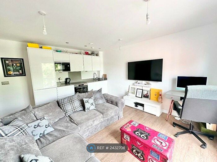 1 Bedroom Flat To Rent In Worthington Apartments, Sale, M33