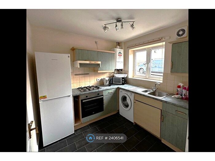 4 Bedroom Semi-Detached House To Rent In Bramwell Close, Sheffield, S3