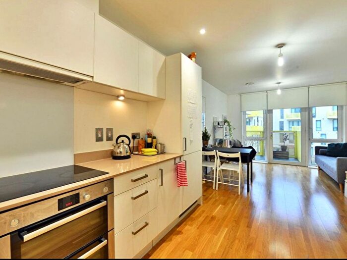 1 Bedroom Flat For Sale In White Horse Lane, London, E1