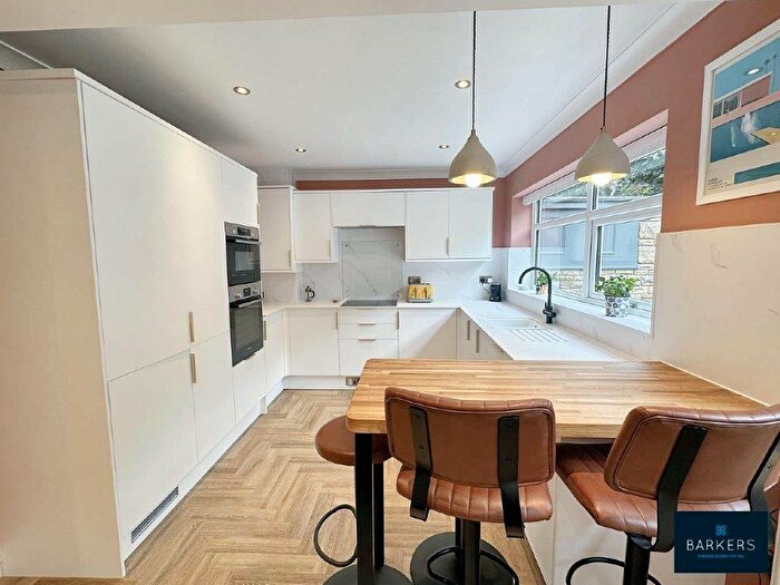 4 Bedroom Detached House For Sale In Oxford Road, Gomersal, BD19