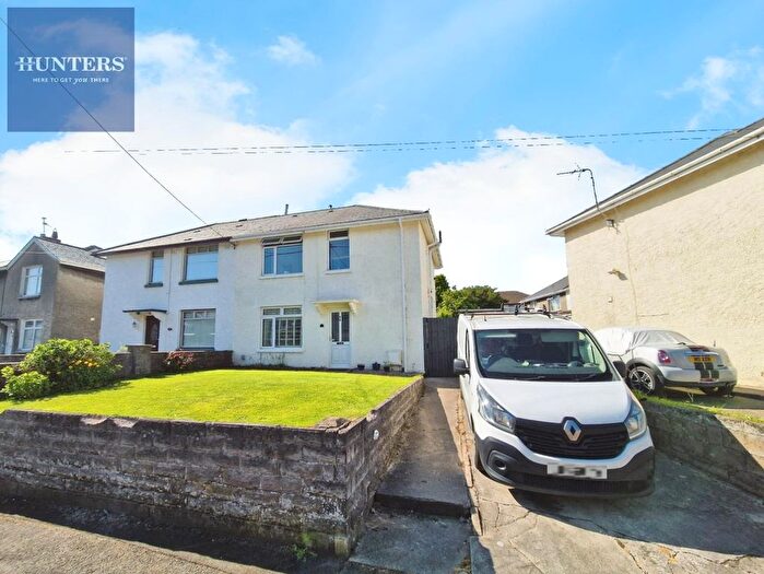 3 Bedroom Semi Detached House For Sale In Duffryn Crescent, Llanharan, Pontyclun, CF72