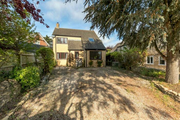 4 Bedroom House For Sale In Main Road, Long Hanborough, OX29