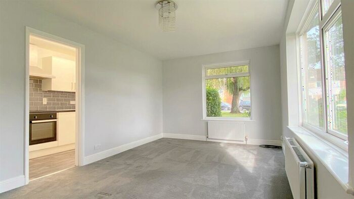 2 Bedroom Flat To Rent In Stonehurst Road - Quiet Location, BN13