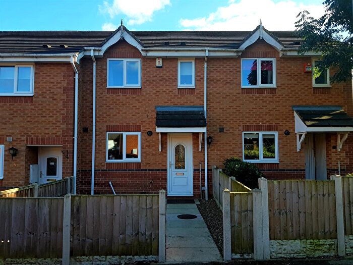 2 Bedroom Terraced House To Rent In Castle Hill, Wakefield, WF2