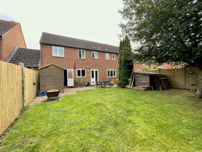 3 Bedroom Semi-Detached House For Sale In Strensham Gate, Strensham, Worcester, WR8