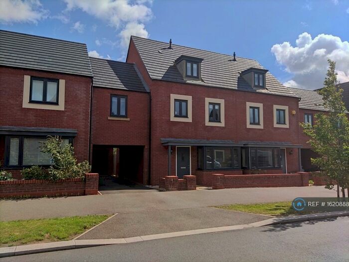 5 Bedroom Semi-Detached House To Rent In Kent Road South, Northampton, NN5