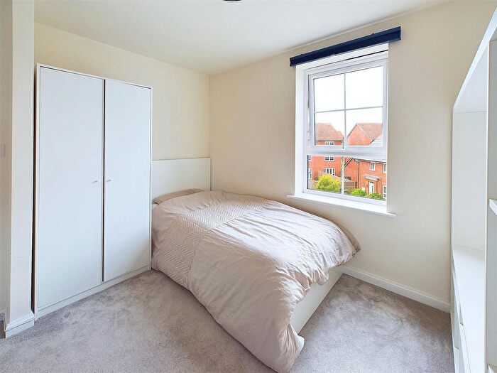 2 Bedroom Flat For Sale In Tawny Grove, Coventry, CV4