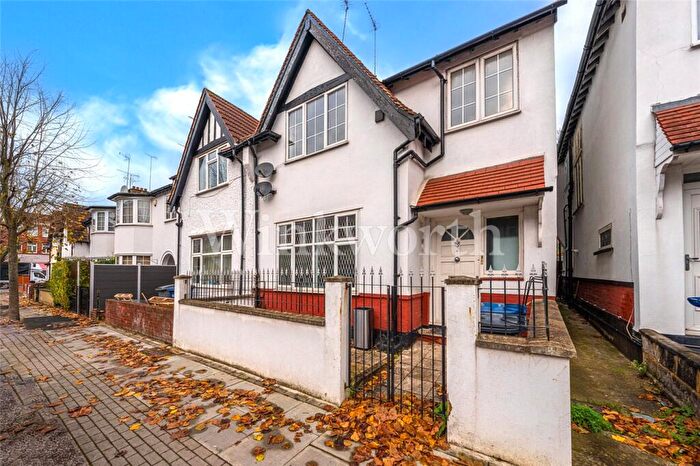 5 Bedroom Semi-Detached House To Rent In Alyth Gardens, London, NW11