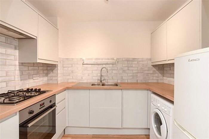1 Bedroom Flat For Sale In West Street, Reigate, Surrey, RH2