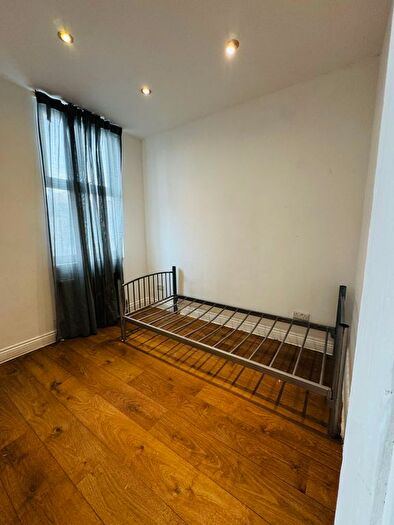 1 Bedroom Flat To Rent In High Road, Ilford, IG1