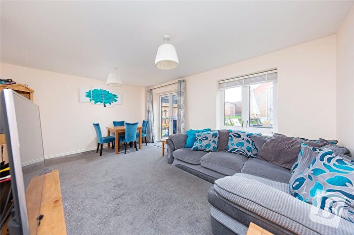 3 Bedroom End Of Terrace House For Sale In Bumpstead Mead, Aveley, South Ockendon, Essex, RM15