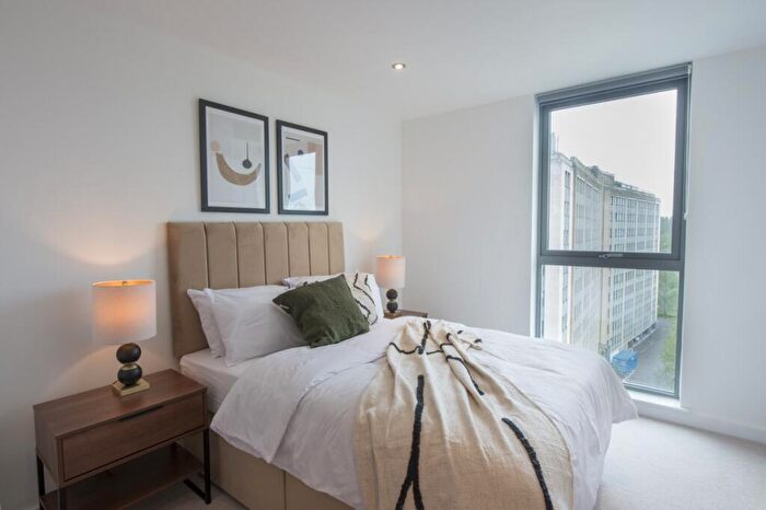 1 Bedroom Flat To Rent In Thames Quarter, Reading, RG1