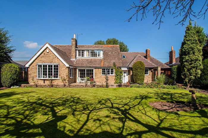 3 Bedroom Detached Bungalow For Sale In Almshouse Lane, Newmillerdam, Wakefield, WF2