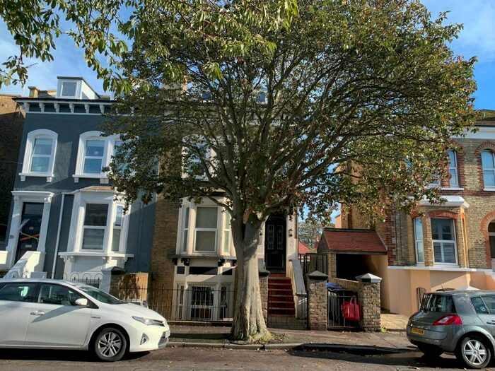 1 Bedroom Flat To Rent In Gladstone Road, Broadstairs, CT10