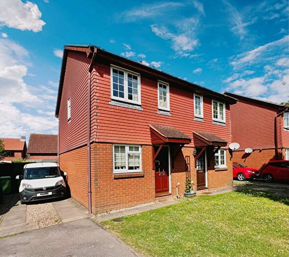 2 Bedroom Property To Rent In Stonecrop Close, Southampton, SO31