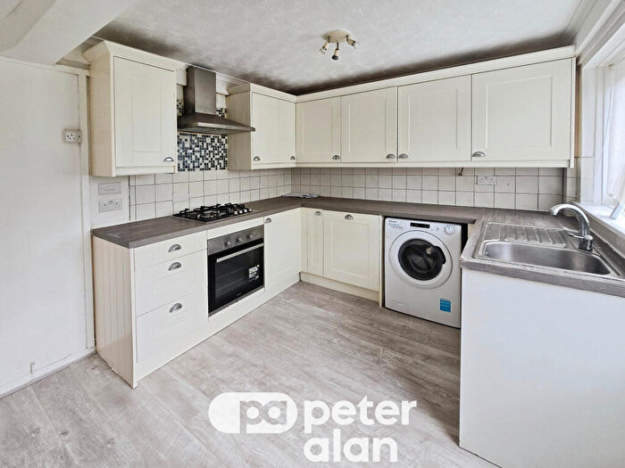 3 Bedroom House To Rent In Heol Dynys, SA5